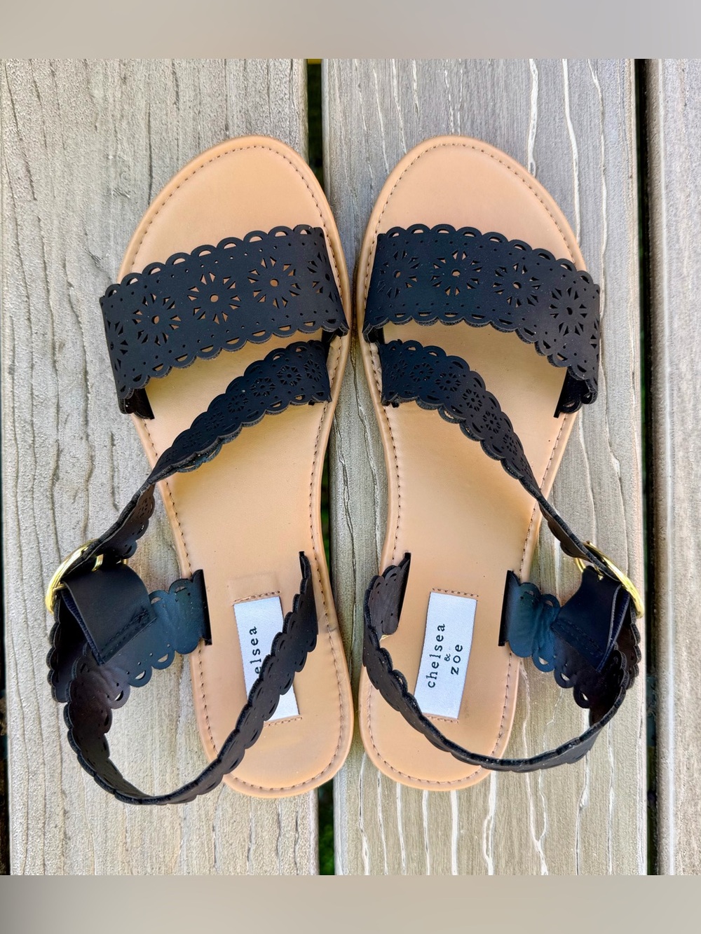 Chelsea & Zoe Black Perforated Flat Open-Toe Sandals Sz 9.5